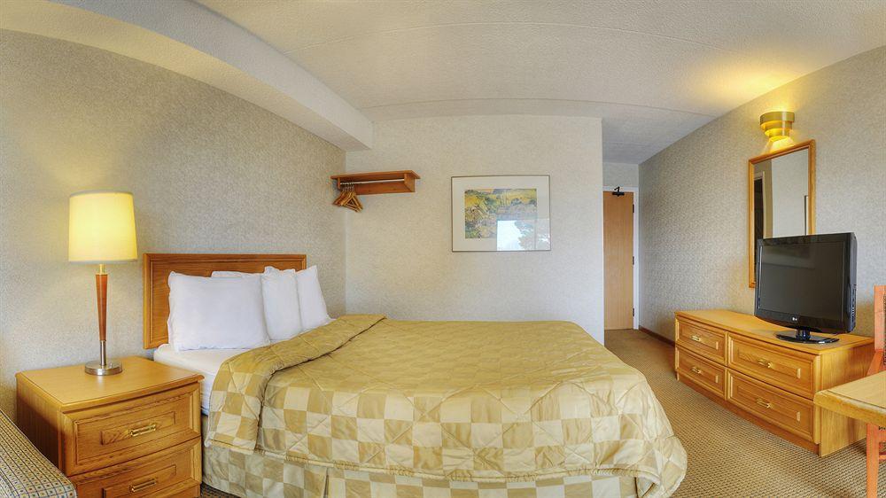Comfort Inn Рив'єр-дю-Лу Екстер'єр фото