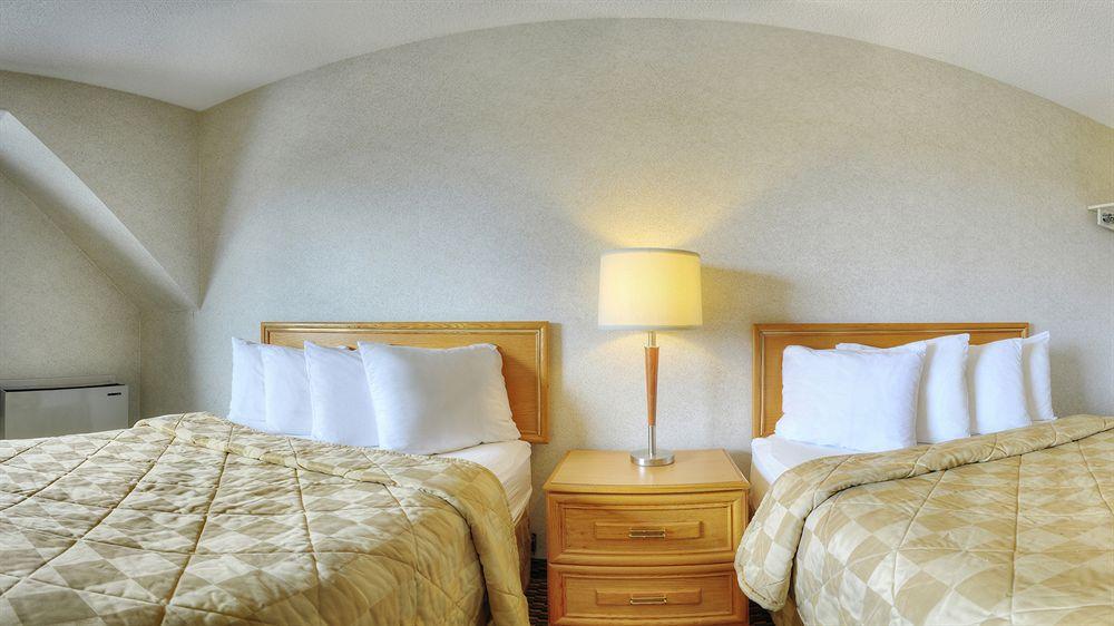 Comfort Inn Рив'єр-дю-Лу Екстер'єр фото