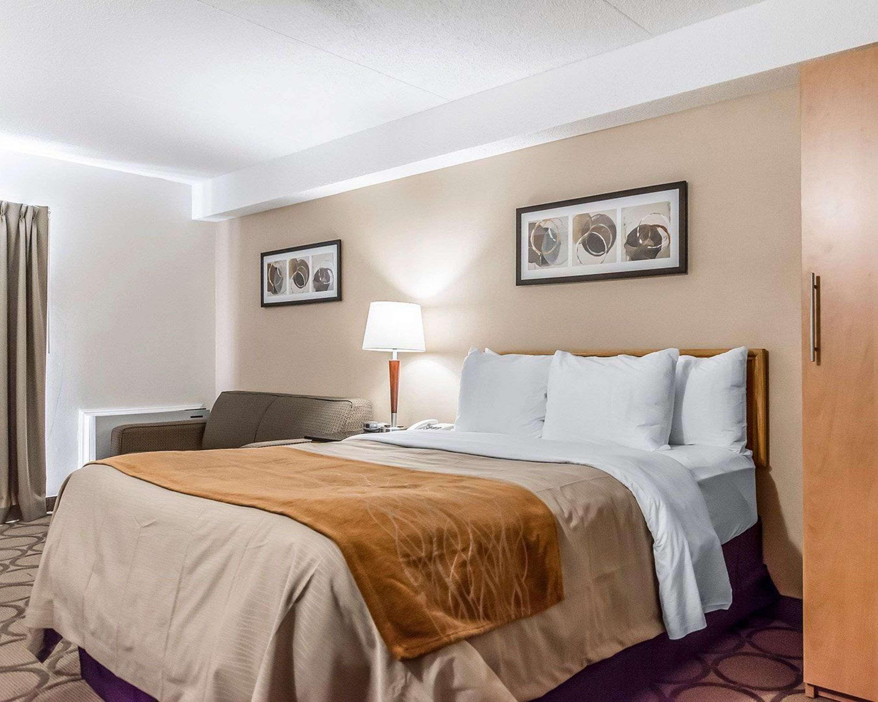 Comfort Inn Рив'єр-дю-Лу Екстер'єр фото