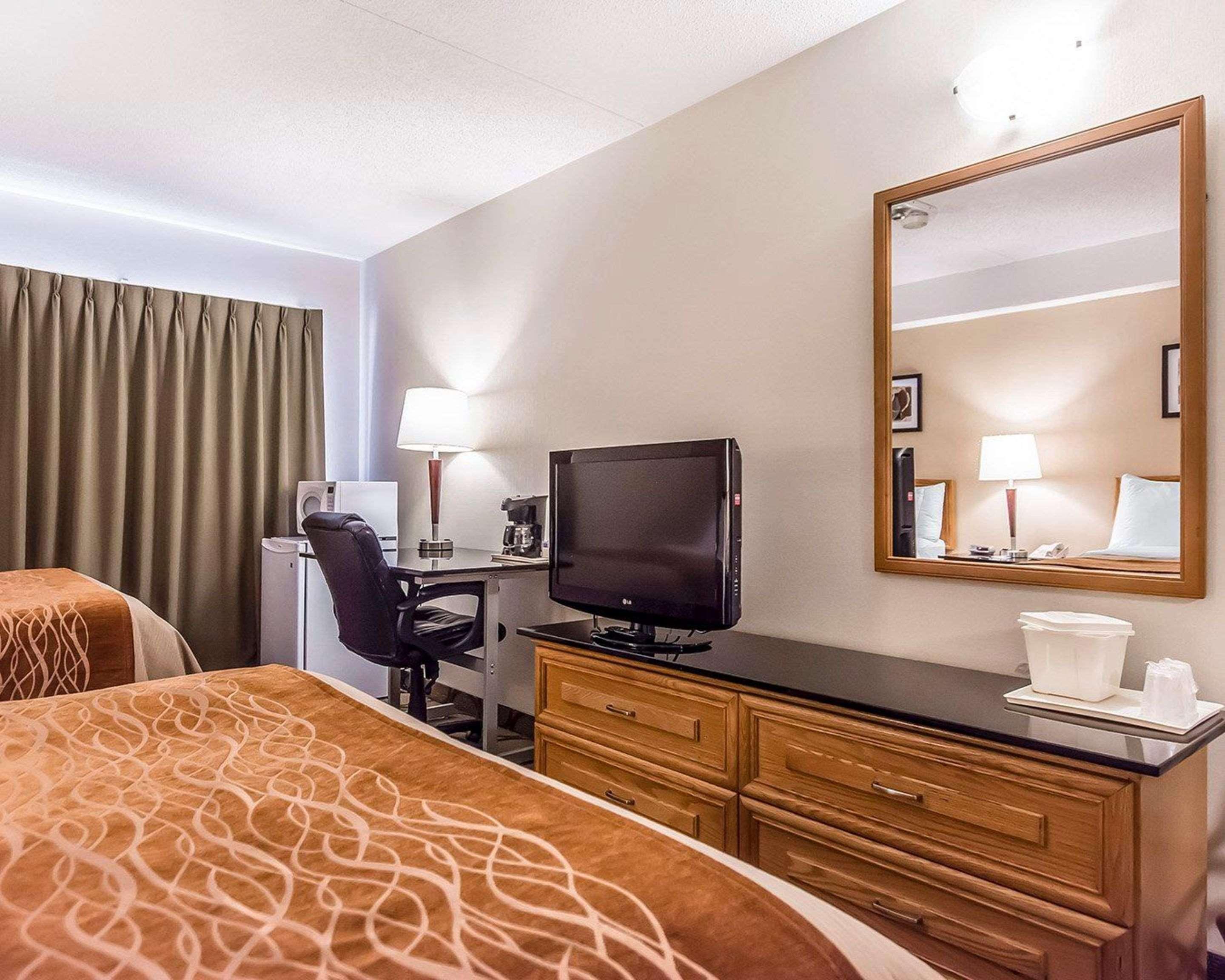 Comfort Inn Рив'єр-дю-Лу Екстер'єр фото