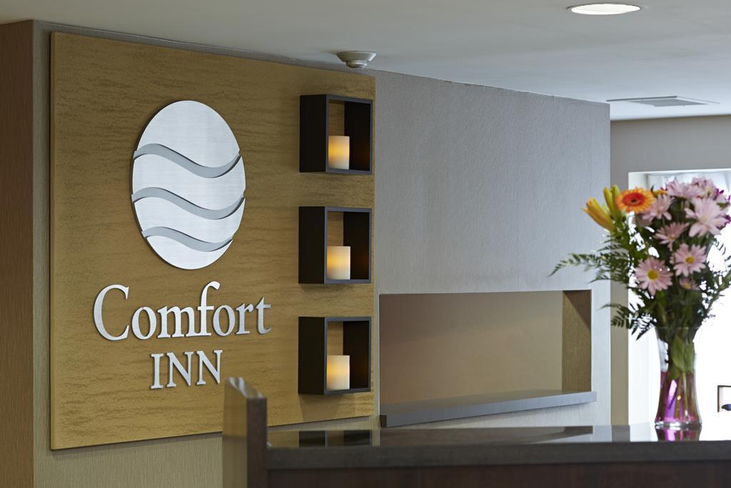 Comfort Inn Рив'єр-дю-Лу Екстер'єр фото