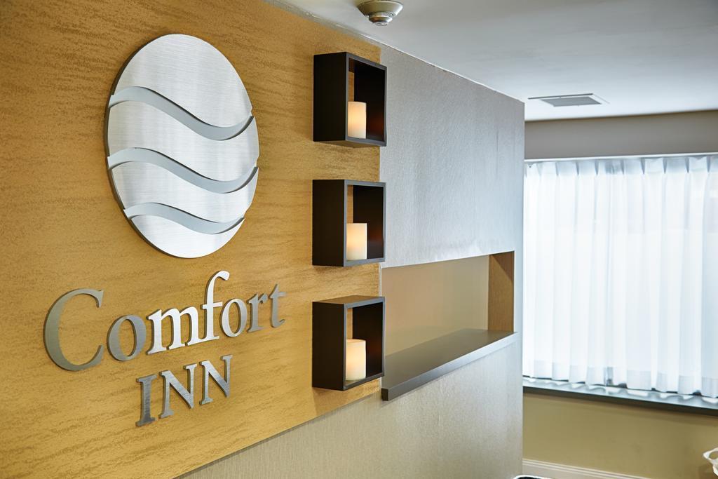 Comfort Inn Рив'єр-дю-Лу Екстер'єр фото
