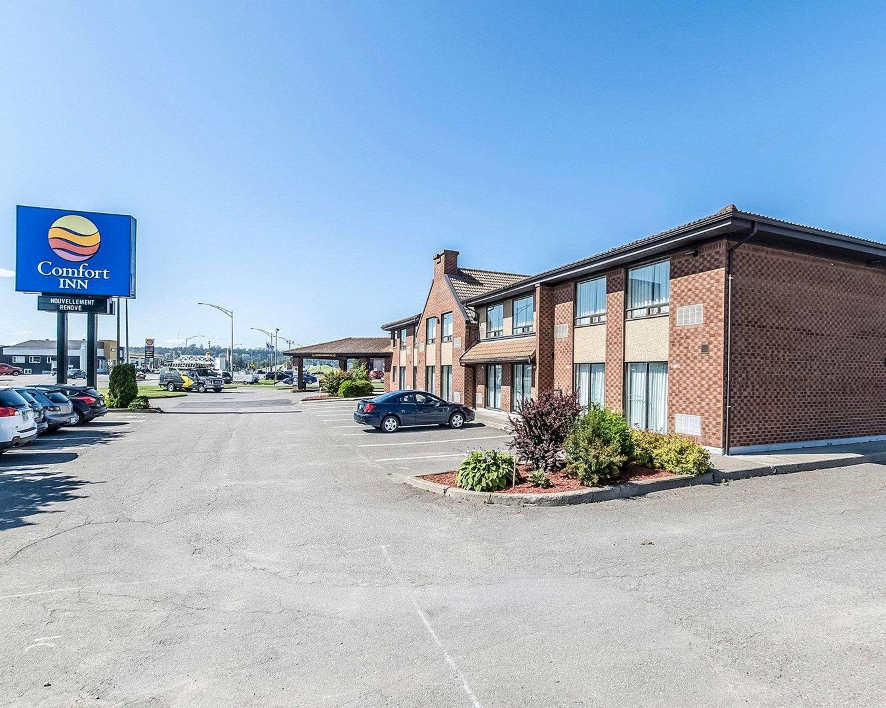 Comfort Inn Рив'єр-дю-Лу Екстер'єр фото