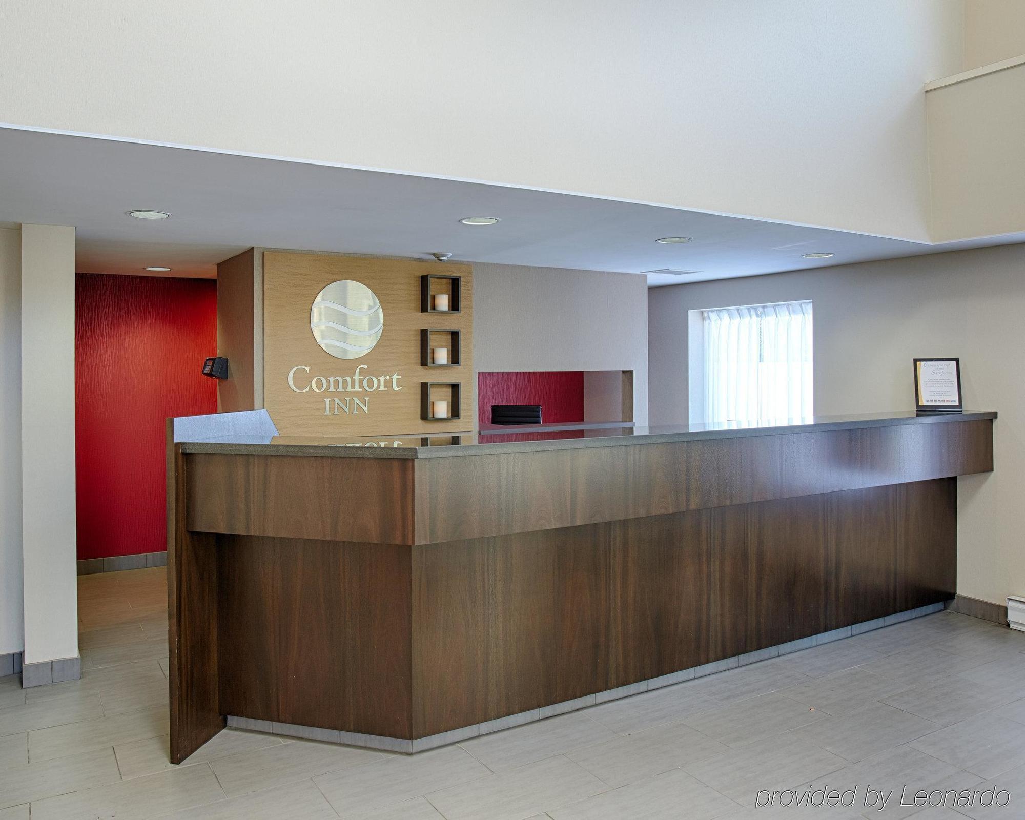 Comfort Inn Рив'єр-дю-Лу Екстер'єр фото